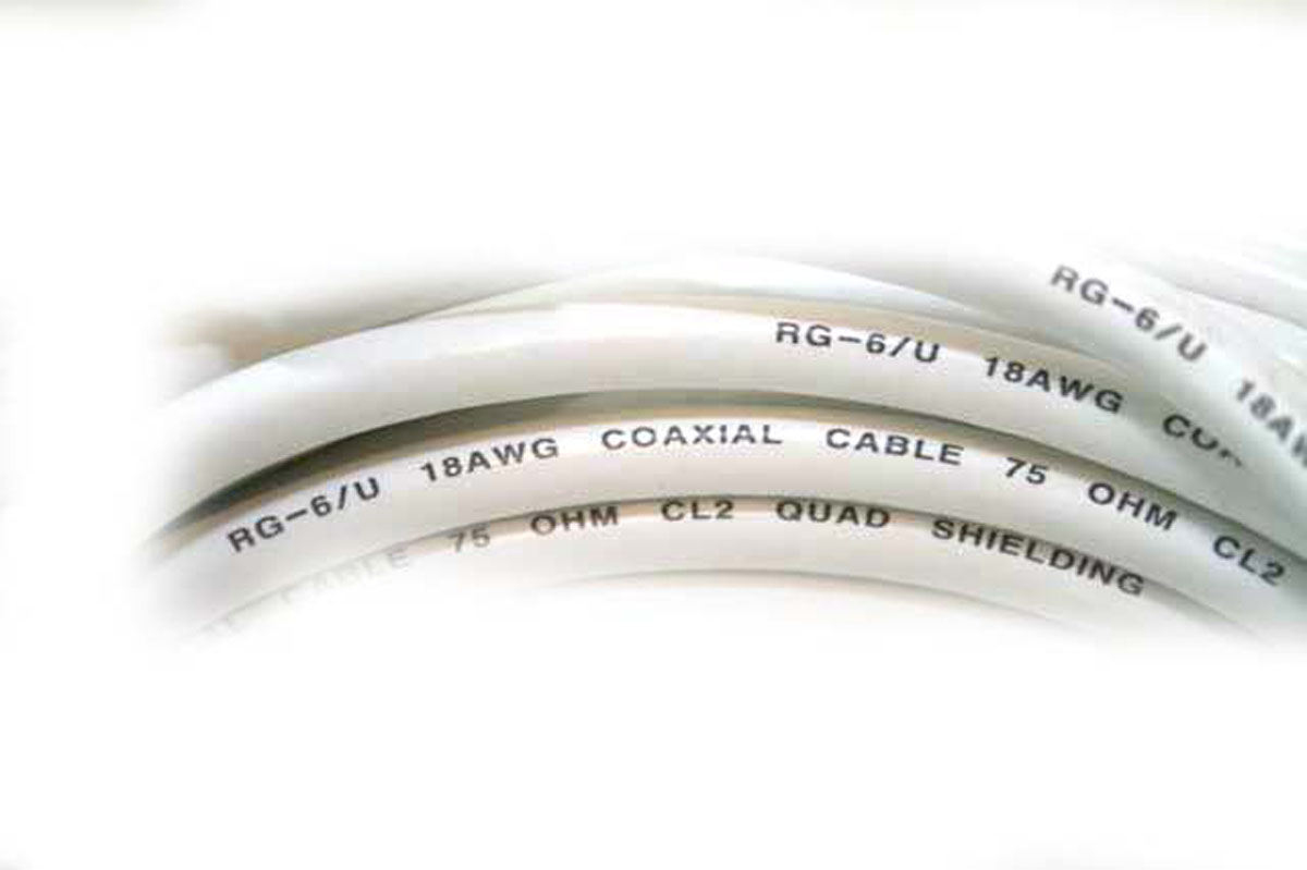 Monoprice 25ft RG6 (18AWG) 75Ohm, Quad Shield, CL2 Coaxial Cable with F  Type Connector White